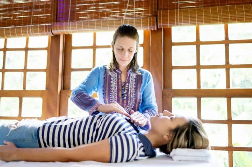 pranic healing vs reiki